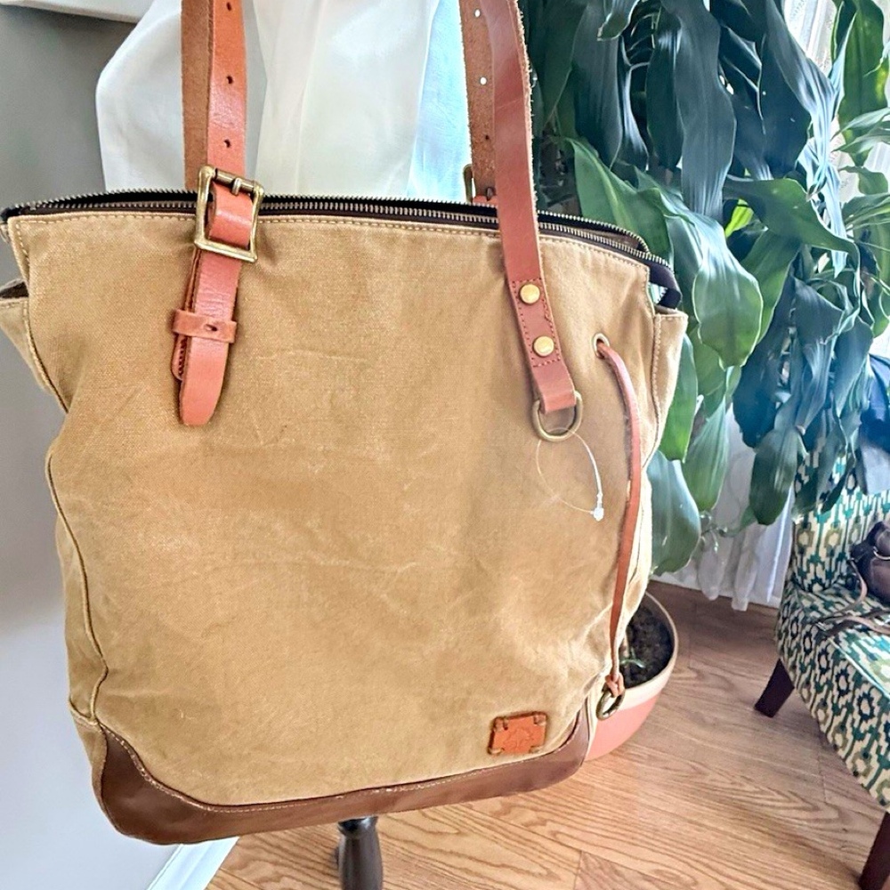 TSD  Brand Large Tan Tote Shoulder Bag Buckle Detachable Strap Lined
